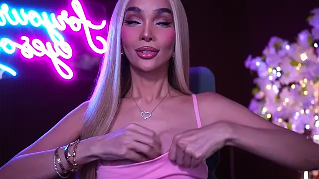 Webkamerová show xxforyoureyesonlyxx