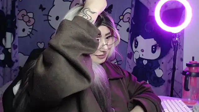 lussyevans24's Live XXX Chat