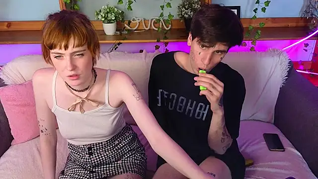 Danny_loves_Mary Adlı Modelin Canlı XXX Sohbeti
