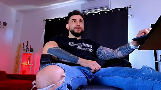 MightyAaron66 Show Webcam