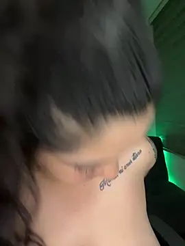 Amyy_1's Live XXX Chat