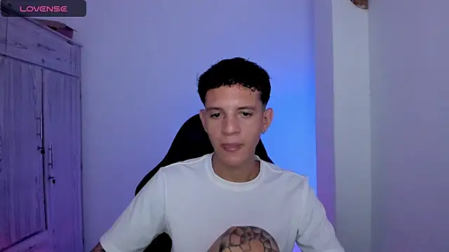 tylernova Pertunjukan Webcam