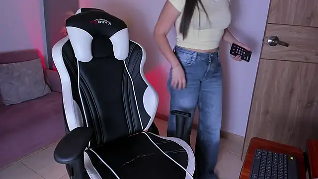 Lunaa_XXX 即時 XXX 聊天