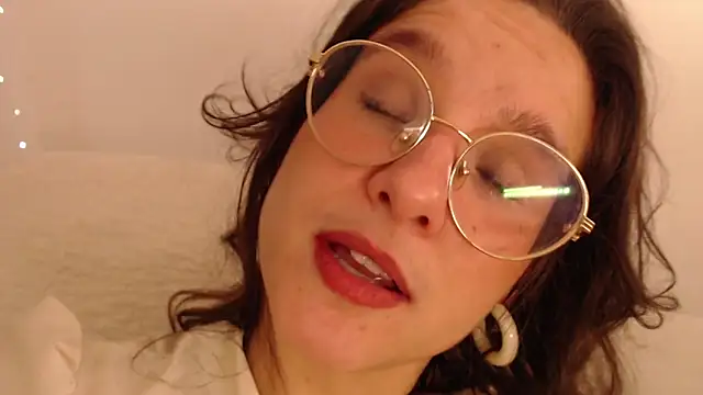 Chatroom XXX en direct de Lycalosex_