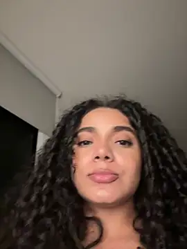 Curlyierr's Webcam Show