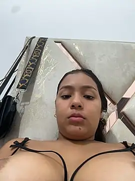 Baby_morena12 Show in webcam