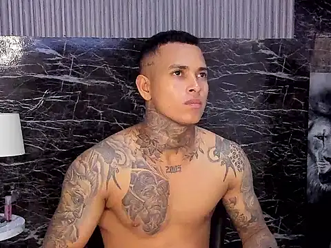 tyler_bell_'s Webcam Show