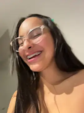 annie__thompsonn Live chat-huone