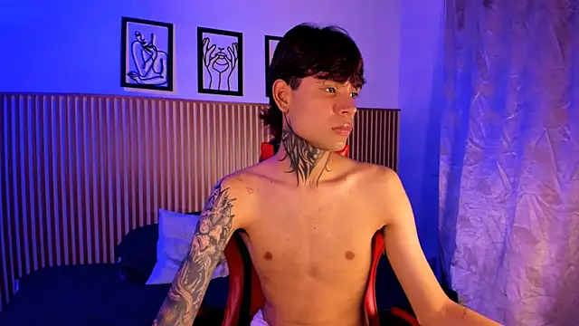 Darkxxx77 élő XXX-chatje