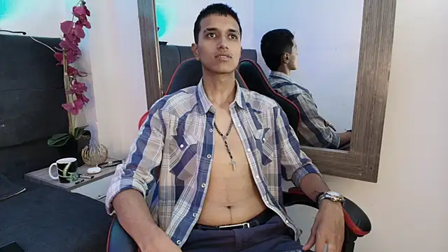 Alan_Colthon Adlı Modelin Web Kamerası Şovu