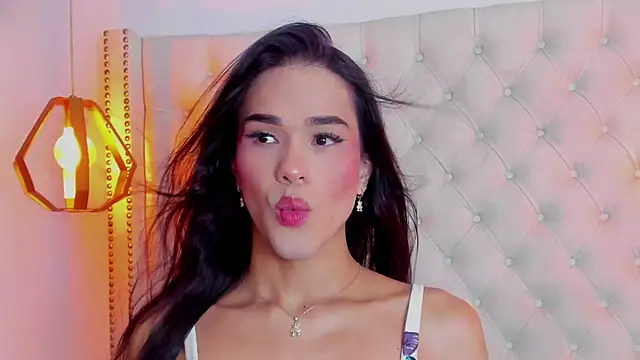 _ISALITTLESTAR_ Chat XXX in diretta