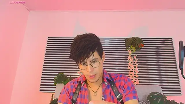 ThiiagoSaeenz Show in webcam
