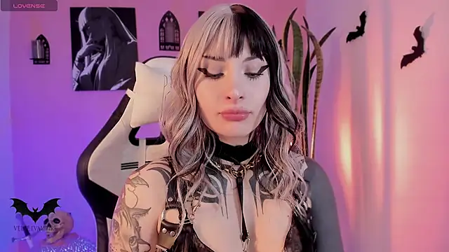 VelvetVampiree – Kamerová šou