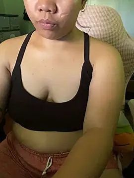 _UrSingleMamiBella_'s Live XXX Chat