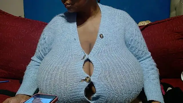 CUTEFIRMMELONSS' Live XXX Chat