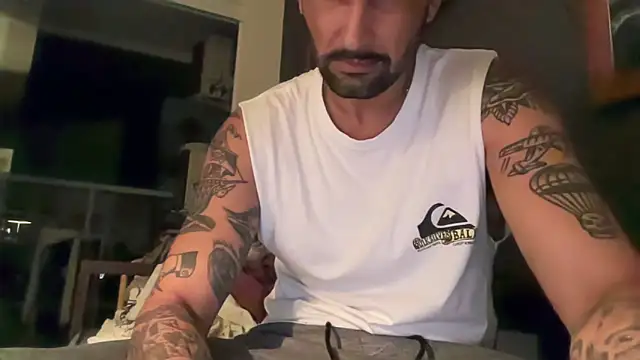Chat XXX ao vivo de ZeusDelicious