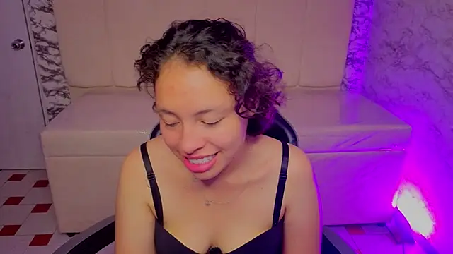 karim_v_v Chat XXX in diretta