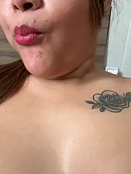 Chat +18 de Rosy_BabyDoll ao vivo