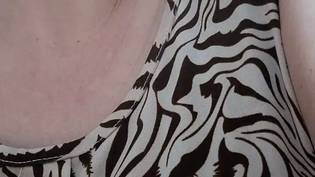 Pokazy przed kamerką – HAIRY_PUSSY_BIG
