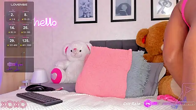 Tayssa_Maravillh Show in webcam