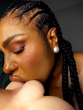 Queen_Amara's Live XXX Chat