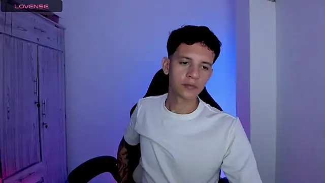 tylernova Pertunjukan Webcam