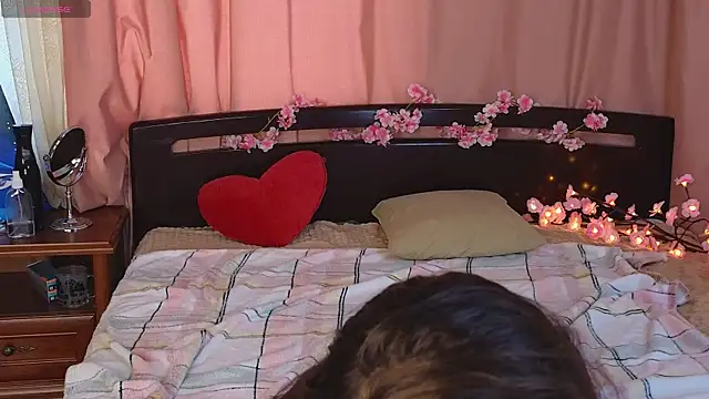 IsauraHolleman Adlı Modelin Canlı XXX Sohbeti