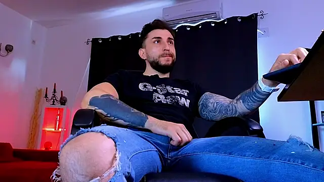 Chat XXX Live MightyAaron66