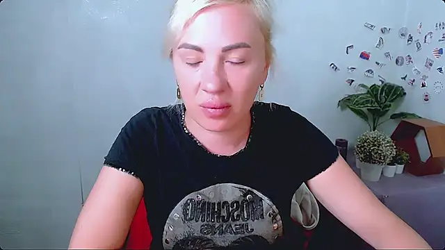 EmmaCat_'s Live XXX Chat
