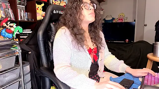 ShinyCherub Show in webcam