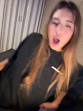romyamo's Live XXX Chat