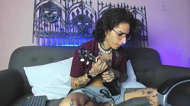 Vergil_Noir_ Adlı Modelin Canlı XXX Sohbeti