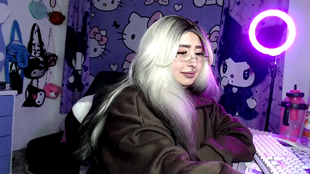 lussyevans24 现场XXX聊天