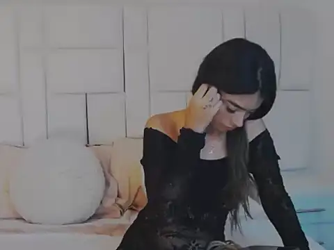 AnnieDesire Adlı Modelin Canlı XXX Sohbeti
