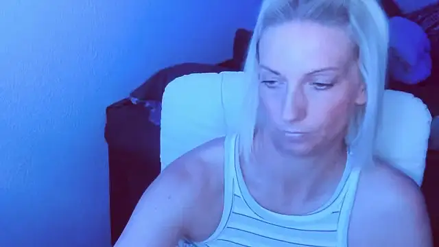SexyJulia21 Live XXX-Chat