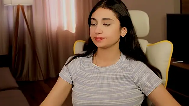 Chat +18 de honeylanaa ao vivo