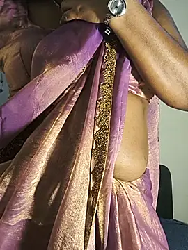DIRTYSECRET_QUEEN_07 élő XXX-chatje