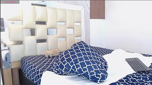 Chat XXX Live honeymoon_12