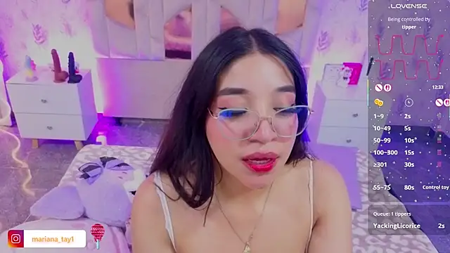 Chatroom XXX en direct de MARIANA_TAY1