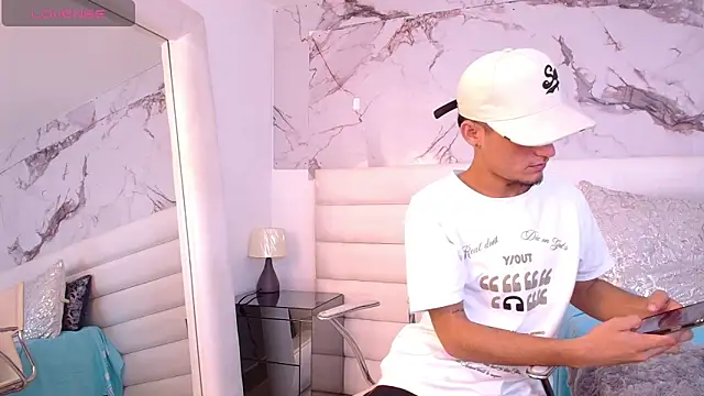 Pokazy przed kamerką – Yoel_Boyxx