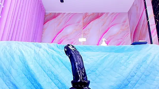 sofi_decker's Live XXX Chat