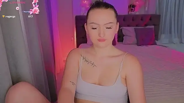 MizLouLou Chat XXX live
