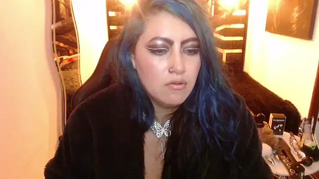Pokazy przed kamerką – scarleth_blue