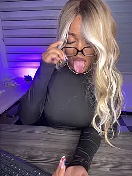 riri_brunnete's Live XXX Chat