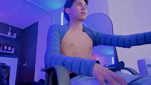 Pokazy przed kamerką – tian_sex