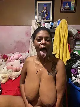 Malonna69's Live XXX Chat