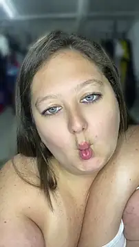 Chloee_Peach 라이브 XXX 채팅