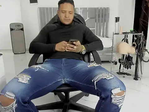 عرض كام master_leather