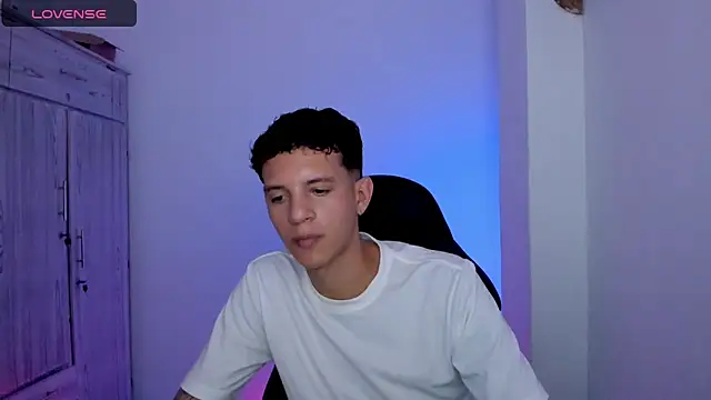 tylernova Pertunjukan Webcam
