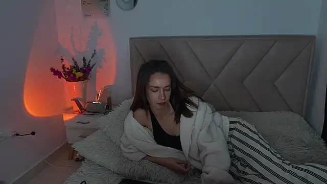 Bonnieshyy Adlı Modelin Canlı XXX Sohbeti